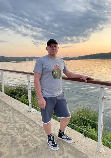 Я Виталий, 28, из Калуги, ищу знакомства без обязательств