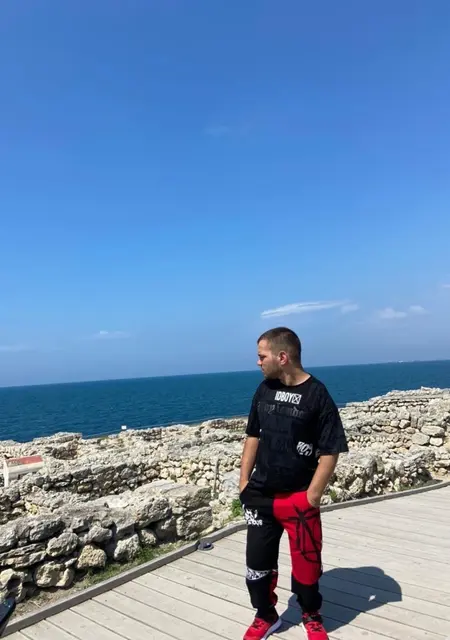 Михаил из Курска, мне 21, познакомлюсь на одну ночь