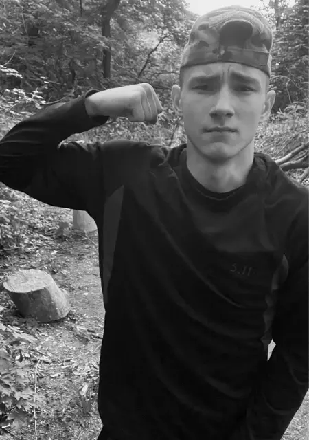 Даниил из Симферополя, мне 25, познакомлюсь для постоянных отношений