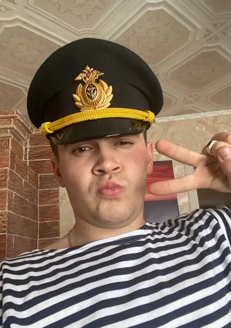 Я Николай, 26, из Нового Уренгоя, ищу знакомство для открытые отношения