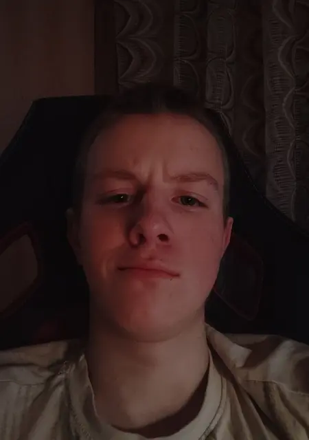 Я Дима, 18, знакомлюсь на одну ночь в Курске