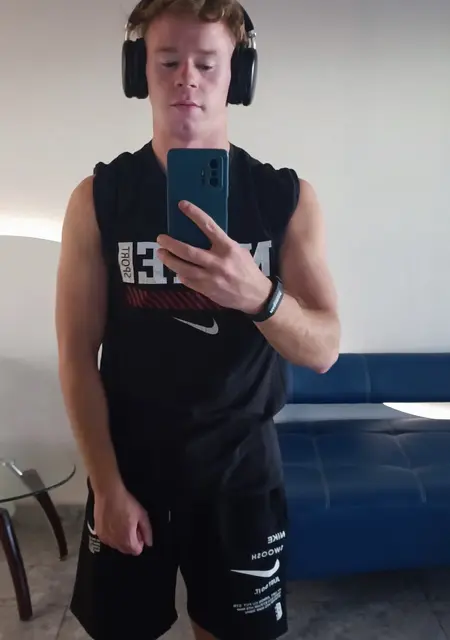 Я Виктор, 27, знакомлюсь без обязательств в Архангельске