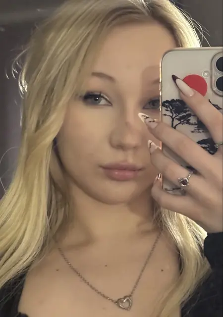 Liza из Новосибирска, ищу на сайте общение