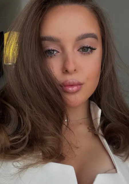 Я Валерия, 18, из Москвы, ищу знакомство для совместных путешествий