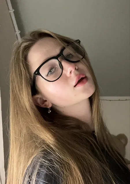 Я Лина, 19, из Санкт-Петербурга, ищу знакомство для дружбы