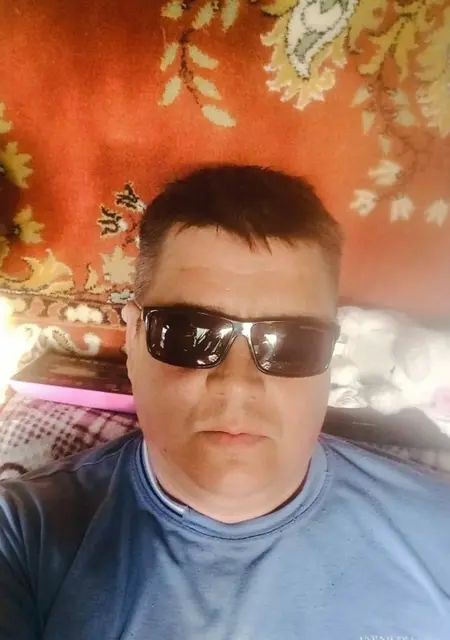 Влад из Ульяновска, мне 49, познакомлюсь на одну ночь