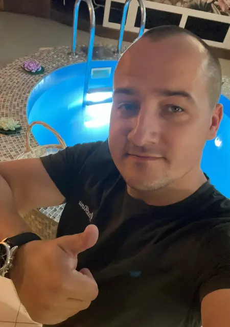 Я Александр, 31, из Таганрога, ищу знакомства без обязательств