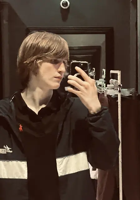 Я Stas, 18, из Сургута, ищу знакомство для открытые отношения