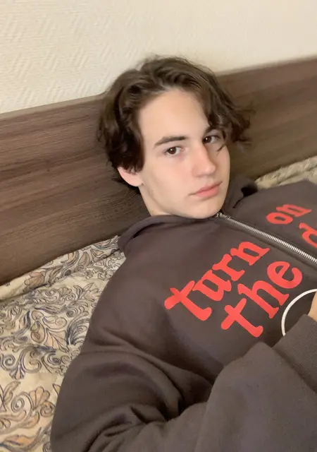 Я Nikolay, 24, из Богородицка, ищу знакомства на одну ночь