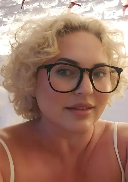 Я Оля, 40, из Москвы, ищу знакомство для совместных путешествий