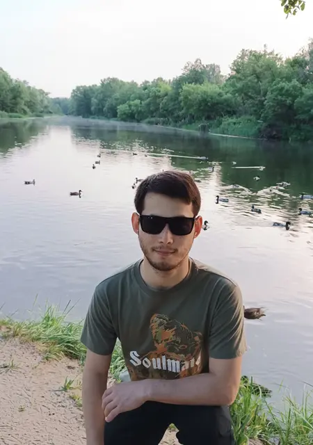 Я Данияр, 18, из Астрахани, ищу знакомства без обязательств