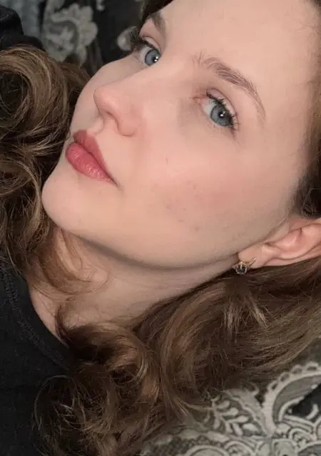 Я Арина, 23, из Кургана, ищу знакомство для открытые отношения