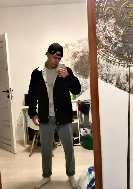 Влад из Курска, мне 19, познакомлюсь для приятного времяпровождения