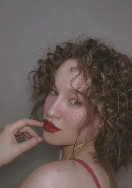 Я Каришка, 25, знакомлюсь для общения в Костроме