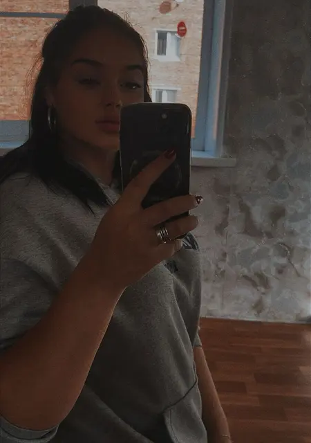 Я Ирина, 22, из Смоленска, ищу знакомство для постоянных отношений