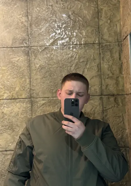 Я Руслан, 21, из Стерлитамака, ищу знакомство для постоянных отношений