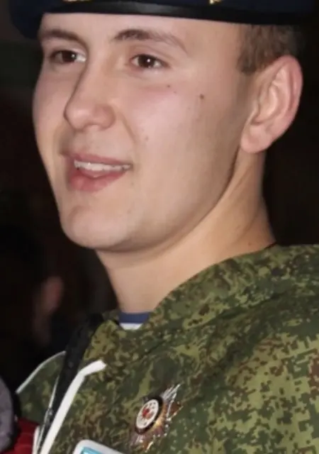 Я Dmitri, 30, из Вологды, ищу знакомство для открытые отношения