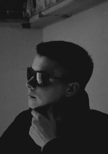 Андрей из Геленджика, ищу на сайте знакомства на одну ночь