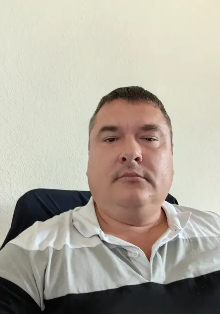 Я Алекс, 40, знакомлюсь для совместных путешествий в Чехове