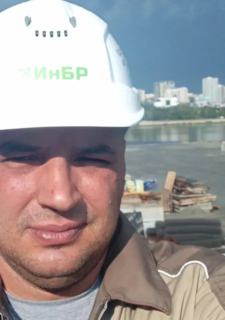 Артём из Устюжны, мне 43, познакомлюсь для приятного времяпровождения