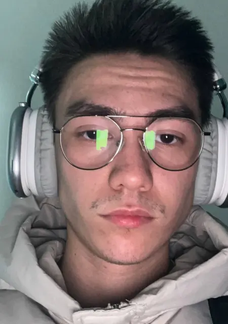 Тамир из Омска, мне 21, познакомлюсь для общения