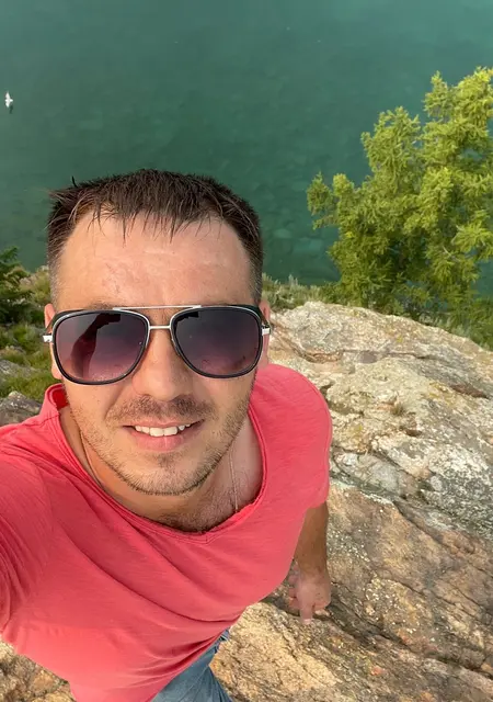 Я Serg, 40, из Иркутска, ищу знакомства на одну ночь