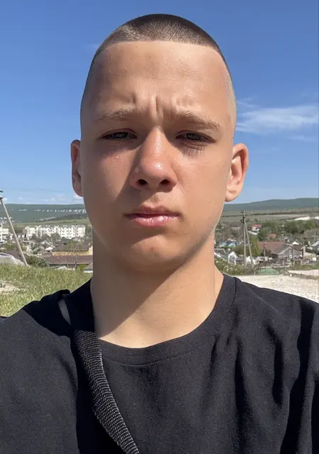 Иван из Москвы, мне 18, познакомлюсь на одну ночь