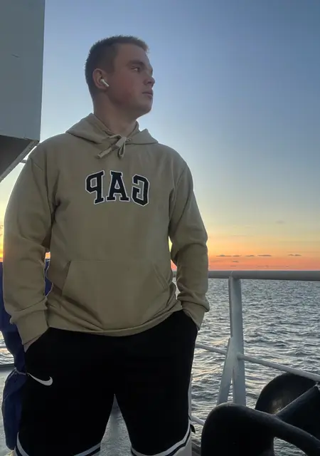 Матвей из Архангельска, мне 26, познакомлюсь на одну ночь