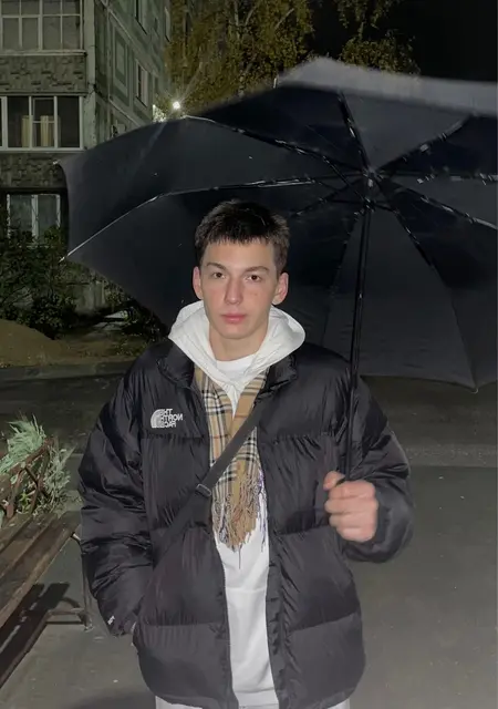 Я Артур, 20, знакомлюсь без обязательств в Коврове