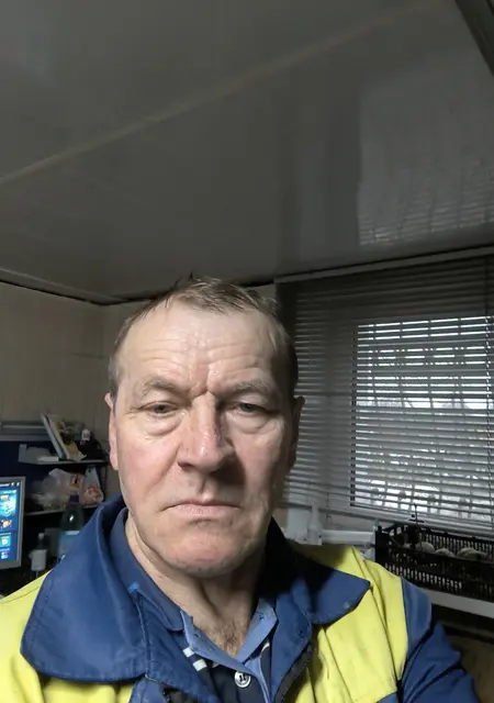 Я Иван, 62, из Санкт-Петербурга, ищу знакомства без обязательств