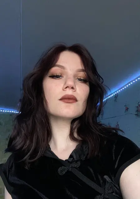 Я Крис, 23, из Челябинска, ищу знакомства без обязательств