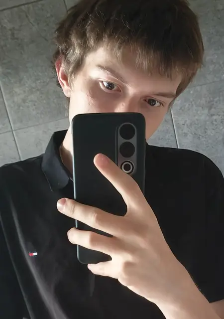 Я Влад, 18, знакомлюсь для приятного времяпровождения в Майкопе