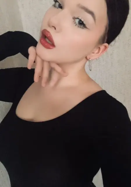 Я Карина, 20, из Санкт-Петербурга, ищу знакомство для общения