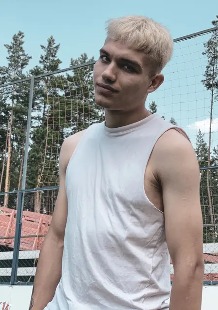 Я Андрей, 24, из Чебоксар, ищу знакомства на одну ночь