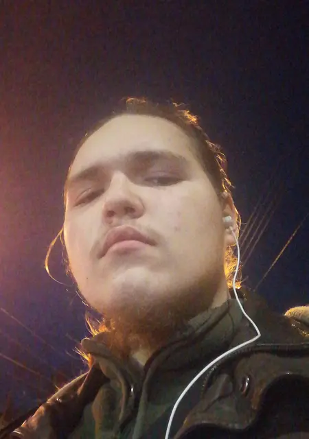 Владимир из Йошкар-Олы, мне 19, познакомлюсь на одну ночь