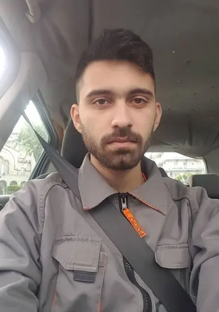 Я Salvatore, 24, знакомлюсь для приятного времяпровождения в Афинах