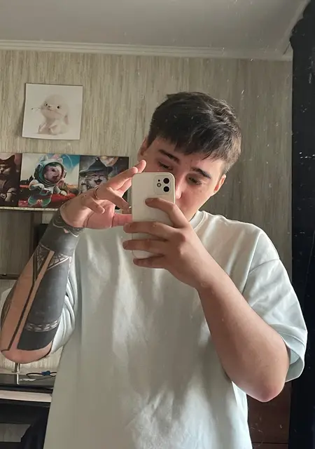 Никита из Хабаровска, мне 21, познакомлюсь для общения