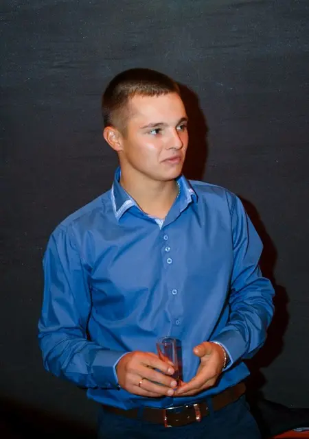 Я Артем, 31, из Тосно, ищу знакомства на одну ночь