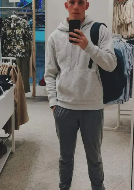 Илья из Мглина, мне 24, познакомлюсь на одну ночь