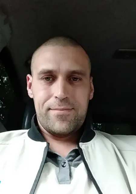 Андрей из Копейска, ищу на сайте знакомства без обязательств