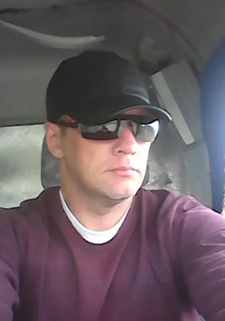 Олег из Нефтеюганска, мне 49, познакомлюсь на одну ночь