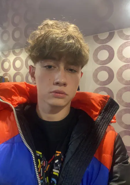 Кирилл из Саратова, ищу на сайте знакомства на одну ночь