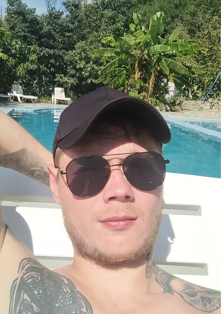 Дмитрий из Москвы, ищу на сайте постоянные отношения