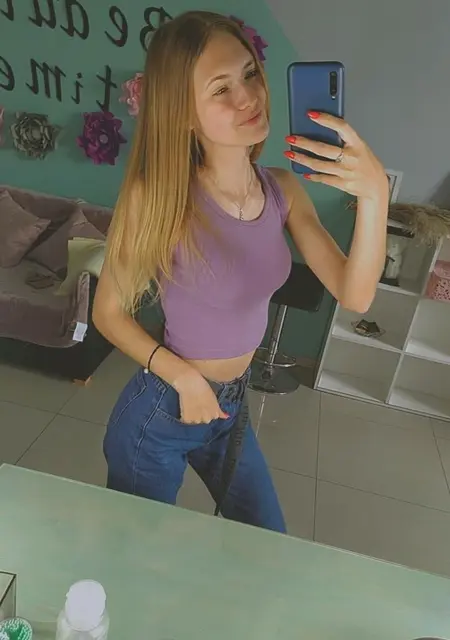 Алена из Уссурийска, ищу на сайте вирта