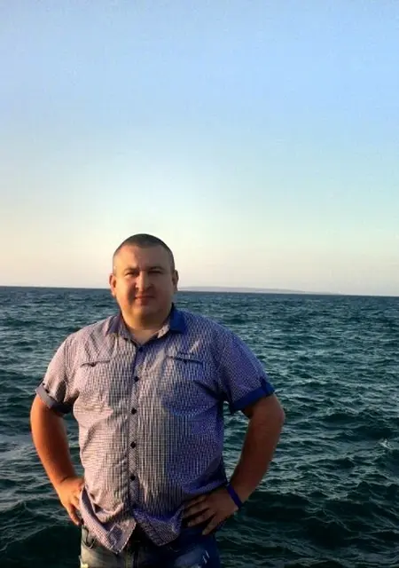 Дима из Новограда-Волынского, мне 43, познакомлюсь для дружбы