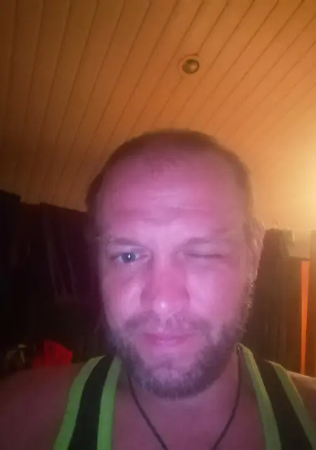 Станислав из Климовска, мне 40, познакомлюсь на одну ночь