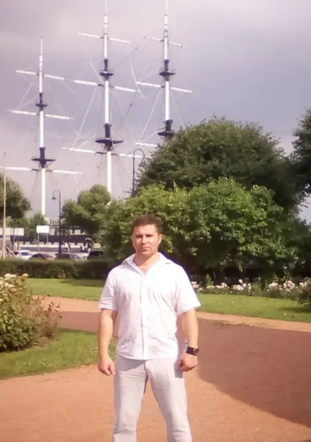 Я Себастьян Перейро, 40, знакомлюсь без обязательств в Ижевске