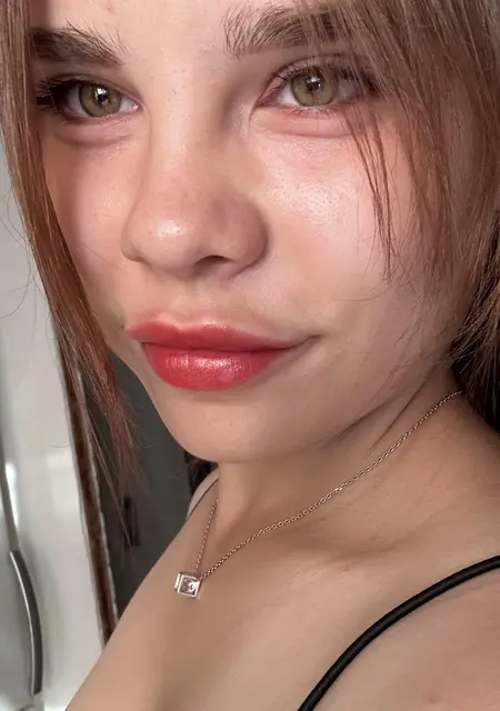 Я Виолета, 18, знакомлюсь для приятного времяпровождения в Сургуте
