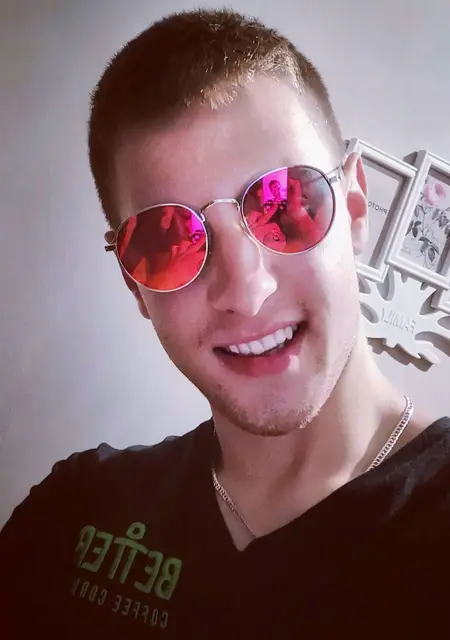 Я Андрій, 24, из Червонограда, ищу знакомство для приятного времяпровождения