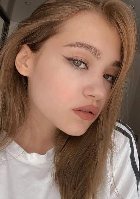 Вероника из Москвы, ищу на сайте приятное времяпровождение